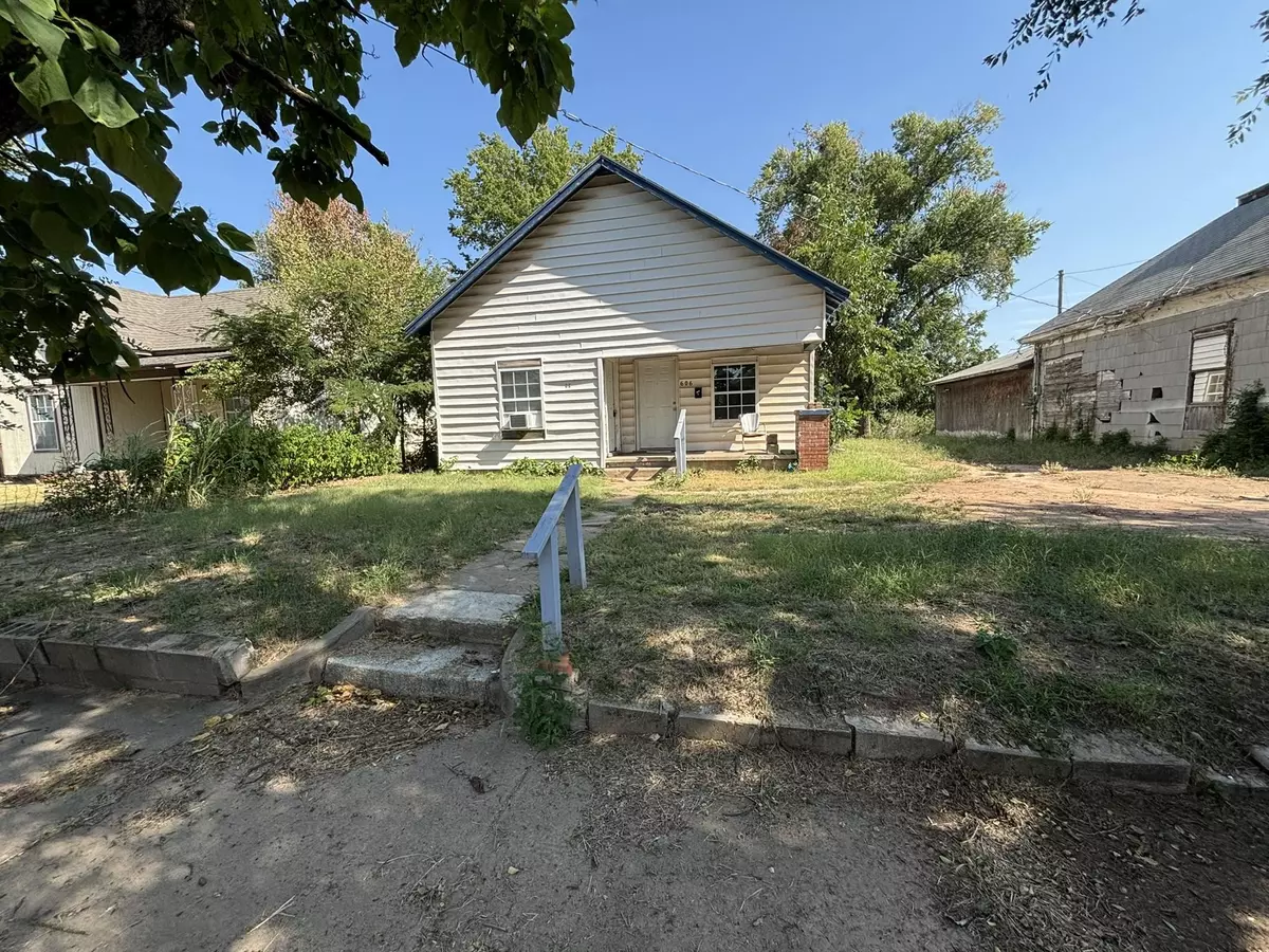 Enid, OK 73703,606 & 608 W Walnut