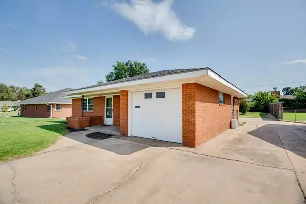 Enid, OK 73703,705 Magnolia Ave