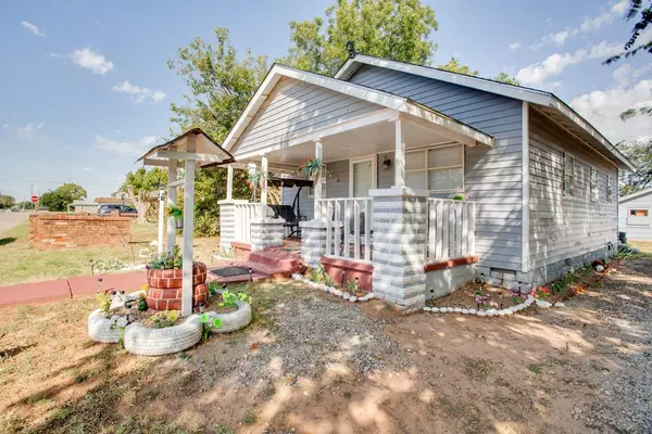 Enid, OK 73701,516 E State Ave