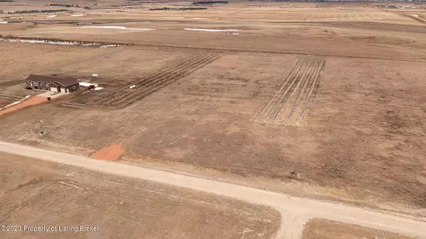 3017 107j AVE Avenue, Dickinson, ND 58601