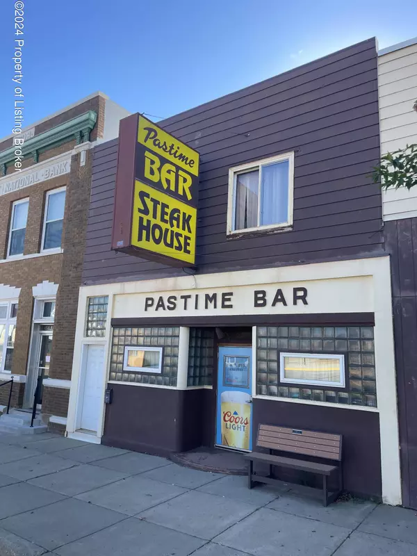 121 S Main ST Street,  Hettinger,  ND 58639