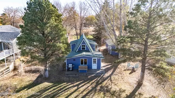 10 Patterson Lake DR Drive, Dickinson, ND 58601