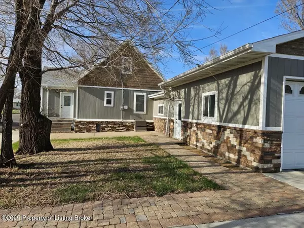 6 3rd ST Street, Dickinson, ND 58601