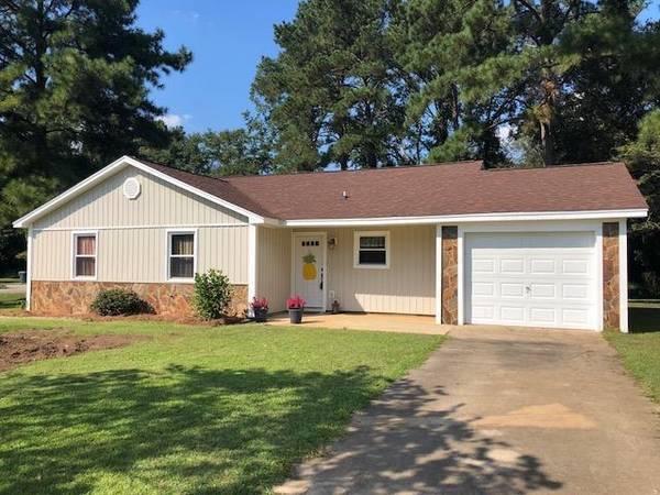 140 Creek Drive, Leesburg, GA 31763