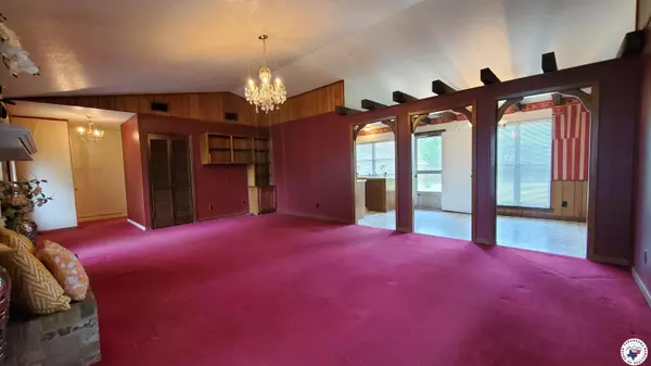 Wake Village, TX 75501,206 Pine Forest St.