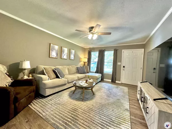 Hooks, TX 75561,203 Main St