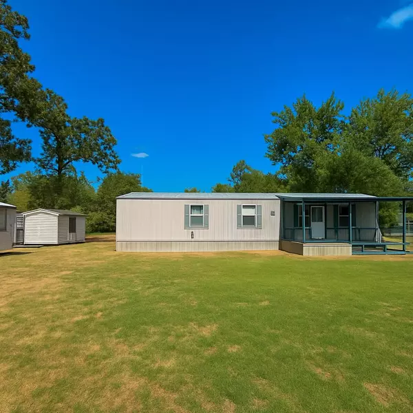 43 Precinct Rd, Hooks, TX 75561