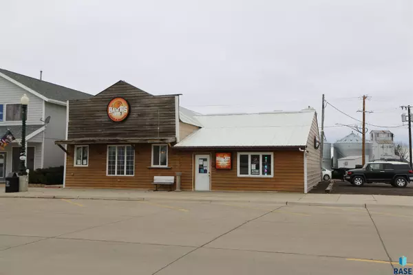 208 W Main St, Canistota, SD 57012