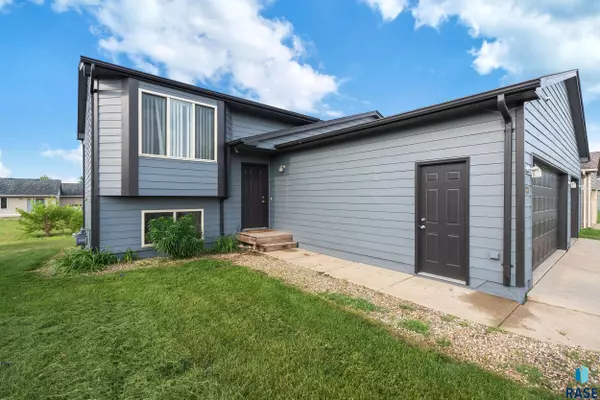 701 Teddy St, Harrisburg, SD 57032