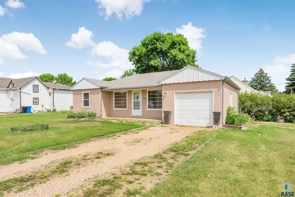 100 W 1st St, Tea, SD 57064