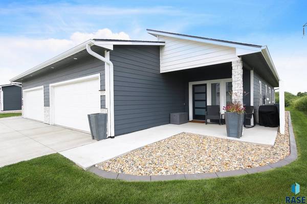 537 Oxford Ave, Harrisburg, SD 57032