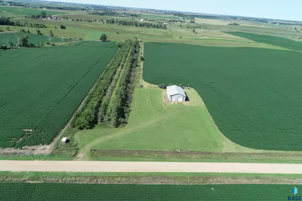 2010 E 9th St, Hartford, SD 57033