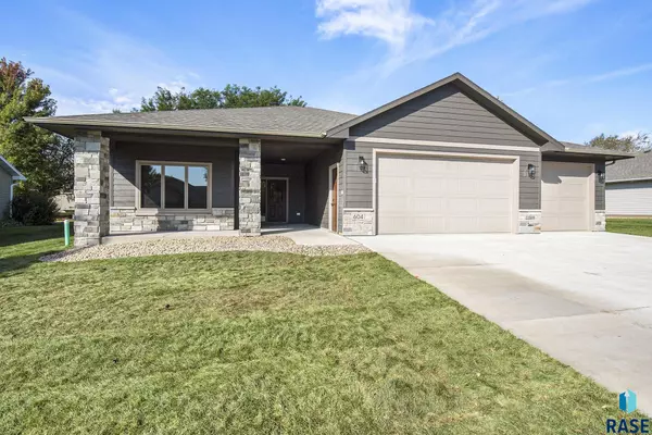 604 Britz Dr, Luverne, MN 56156