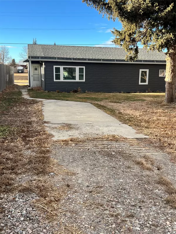 8 S Washington ST, Conrad, MT 59425