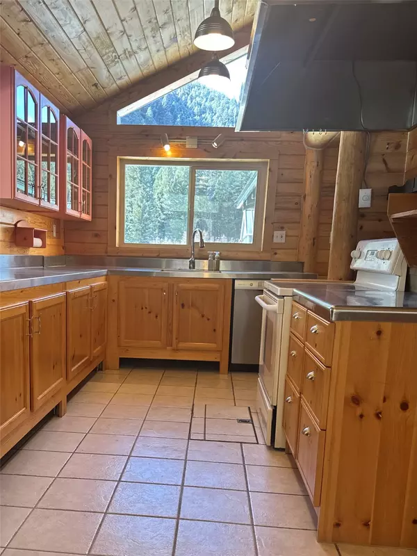 Philipsburg, MT 59858,28 Princeton RD