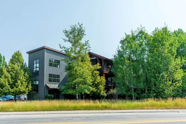 Whitefish, MT 59937,645 Woodland PL #9