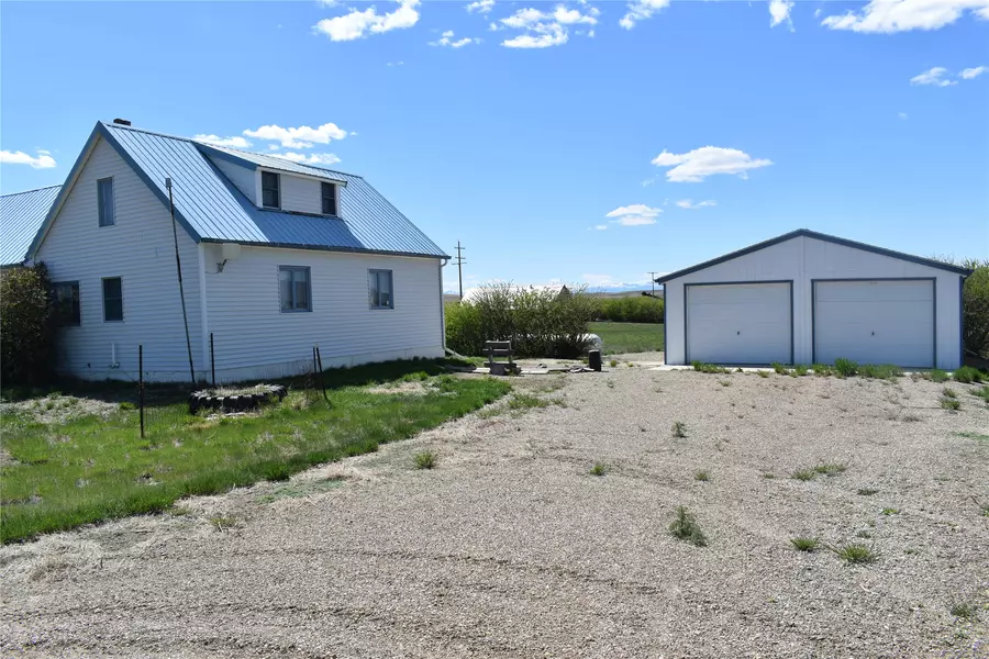 946 Lederer RD, Conrad, MT 59425