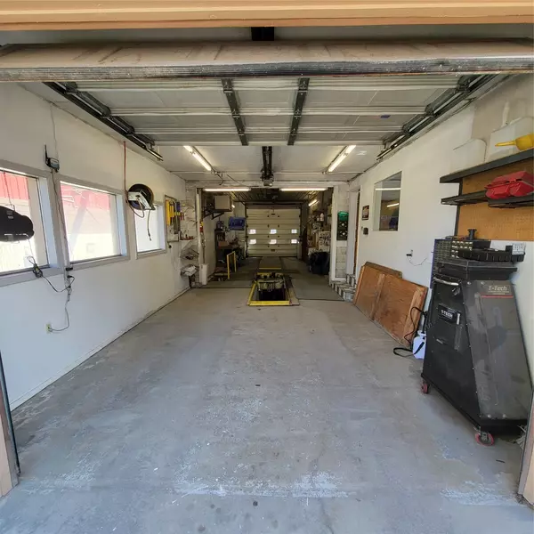 Bigfork, MT 59911,8539 Montana Highway 35