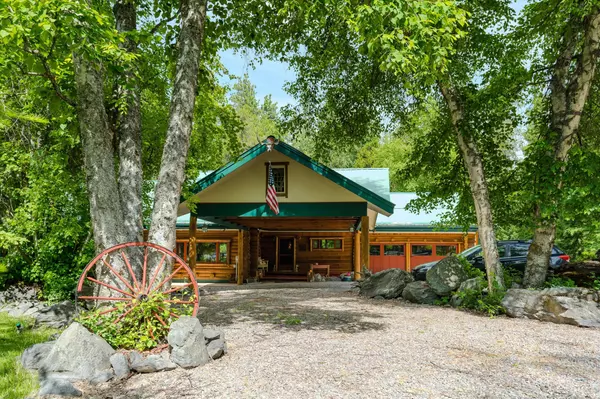 677 Latigo LN, Bigfork, MT 59911