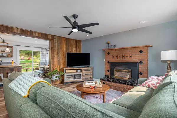 Bigfork, MT 59911,32996 Orchard DR