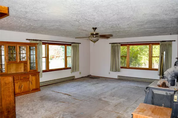 Polson, MT 59860,36184 Caroline LN