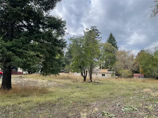 Columbia Falls, MT 59912,921 Frontage RD