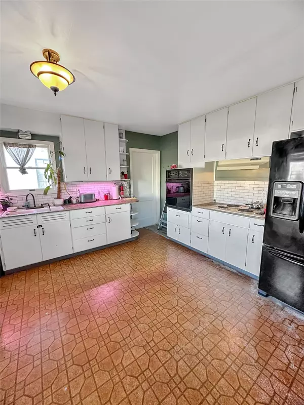 Cut Bank, MT 59427,220 1st ST SW