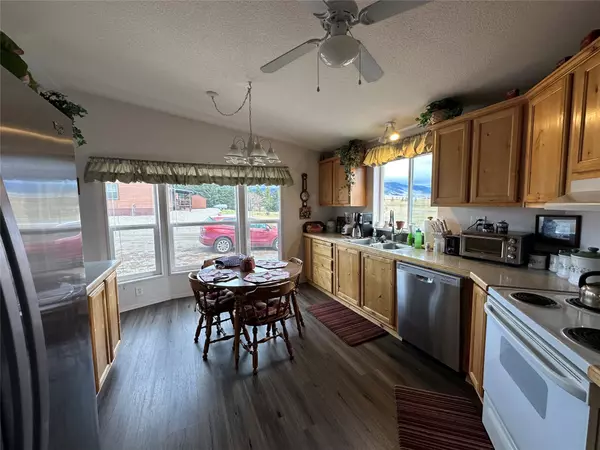 White Sulphur Springs, MT 59645,1009 1st AVE SW