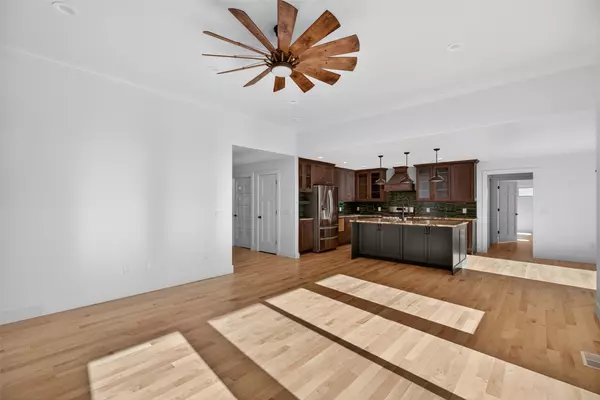 Great Falls, MT 59404,328 42nd AVE NE