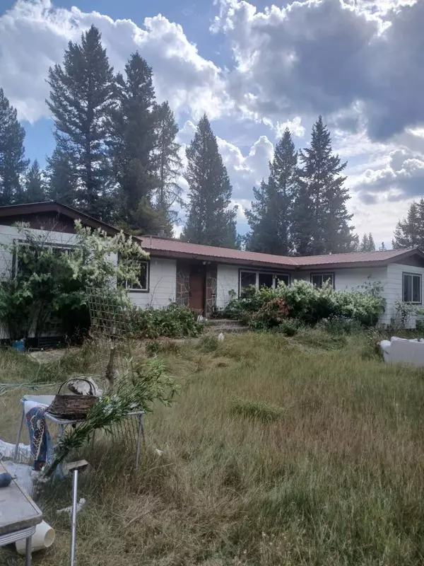 248 Jaeger RD, Fortine, MT 59918