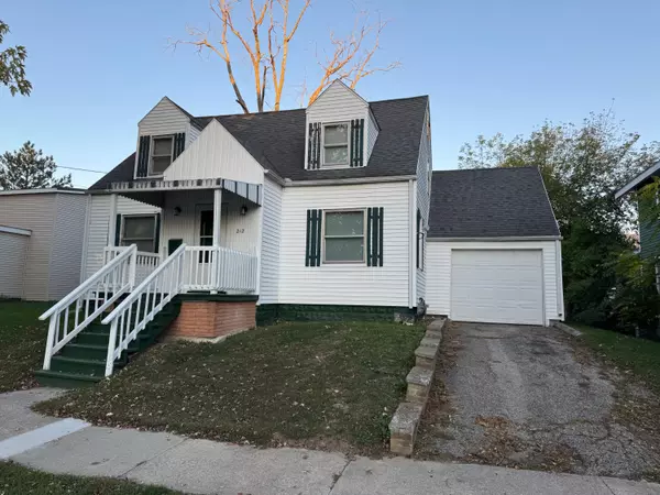 212 S Pleasant ST, Montpelier, OH 43543