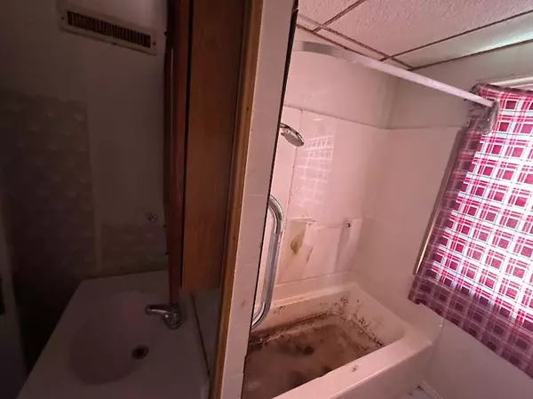 Toledo, OH 43606,3251 Northwood AVE