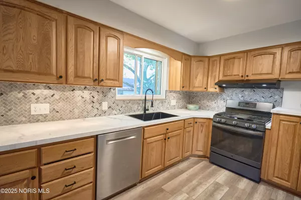 Sylvania, OH 43560,8134 Little RD