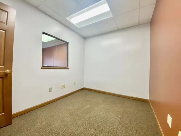 Findlay, OH 45840,114 S Main ST