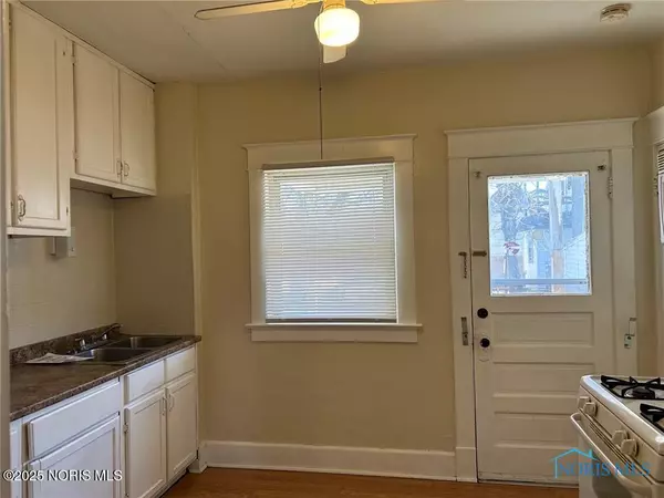 Toledo, OH 43612,3810 Hoiles AVE