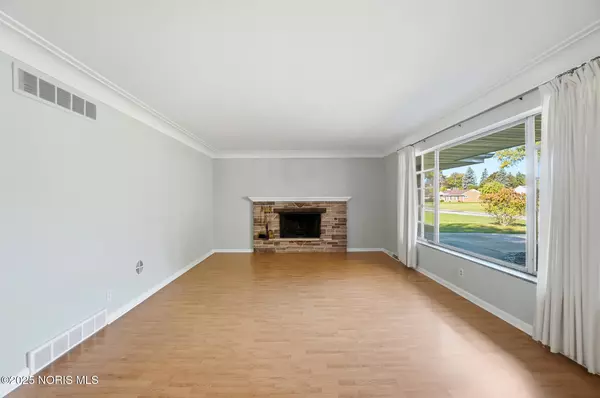 Toledo, OH 43615,5017 Macklyn DR