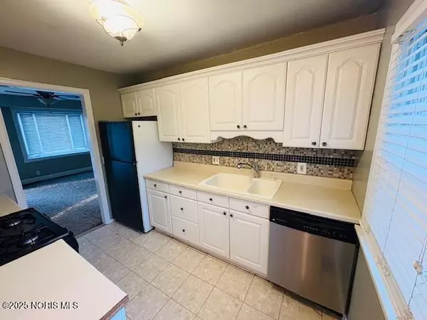 Toledo, OH 43611,2819 117th ST