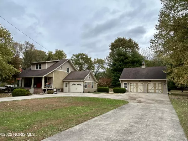 2137 Drouillard RD, Northwood, OH 43619