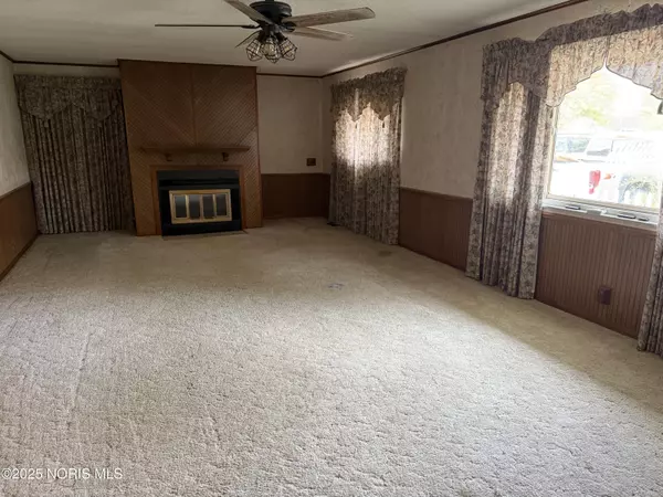 Defiance, OH 43512,1711 Crestwood DR