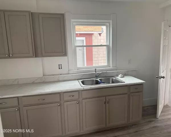 Toledo, OH 43609,1007 Shadowlawn DR