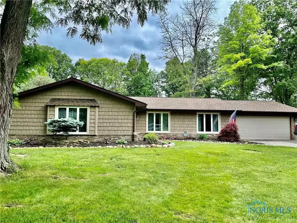 1614 N Briarcrest, Bryan, OH 43506