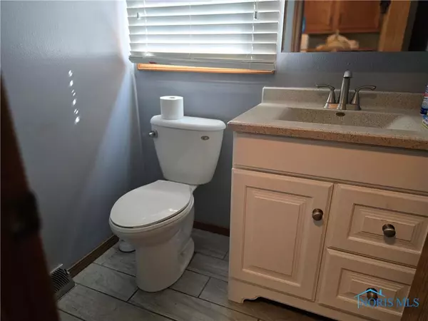 Oregon, OH 43616,1242 Eastmeadow DR