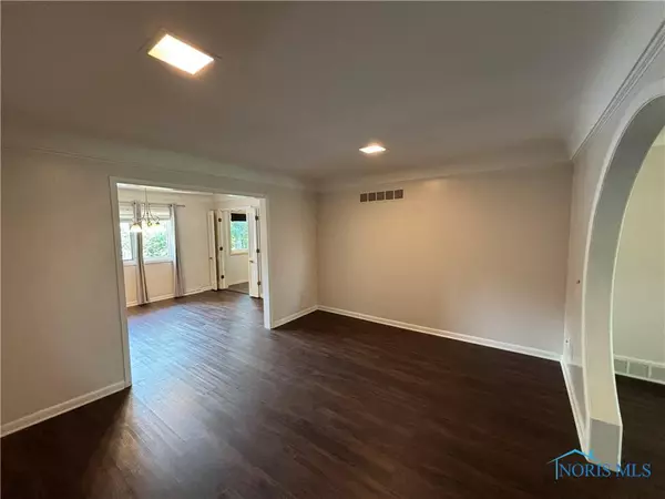 4057 Hillandale RD Ottawa Hills, OH 43606