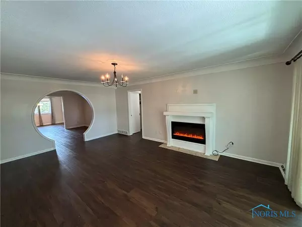 4057 Hillandale RD Ottawa Hills, OH 43606