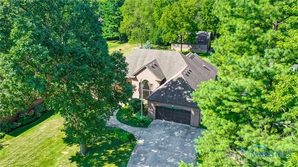 874 Cherry ST, Perrysburg, OH 43551