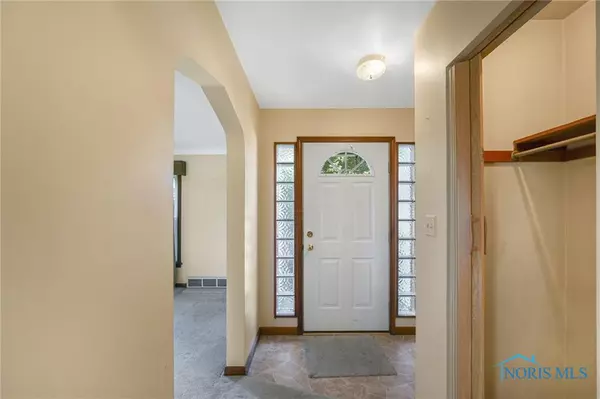 Oregon, OH 43616,1337 S Coy RD