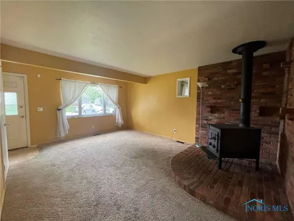 Toledo, OH 43611,6049 Windamar RD