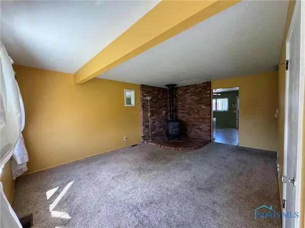 Toledo, OH 43611,6049 Windamar RD