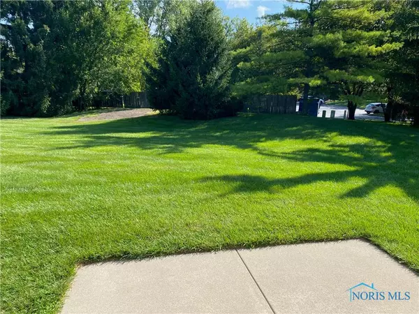 Holland, OH 43528,1823 Peacock LN