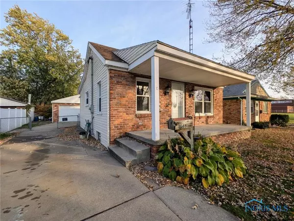 1645 Landis AVE, Oregon, OH 43616